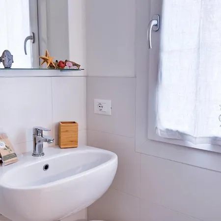 Maison De La Brodeuse By Ca-sa Check Chioggia