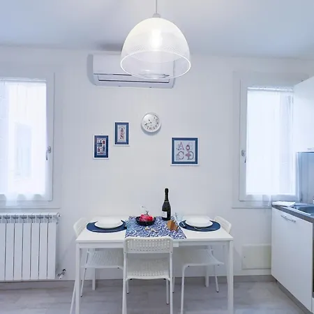 Maison De La Brodeuse By Ca-sa Check Apartment Chioggia
